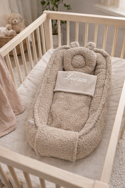 Babynestje Taupe Bouclé Teddy – Comfykids Kandy – Oeko-Tex – Inclusief Gratis Dekentje